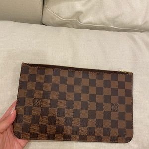 LV Clutch